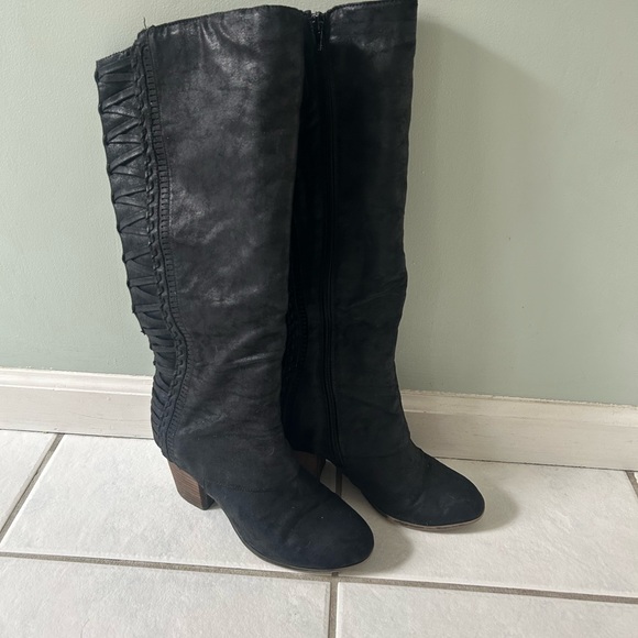 Fergie Black Mid-Calf Heeled Boots with Stacked Heel - Picture 2 of 8